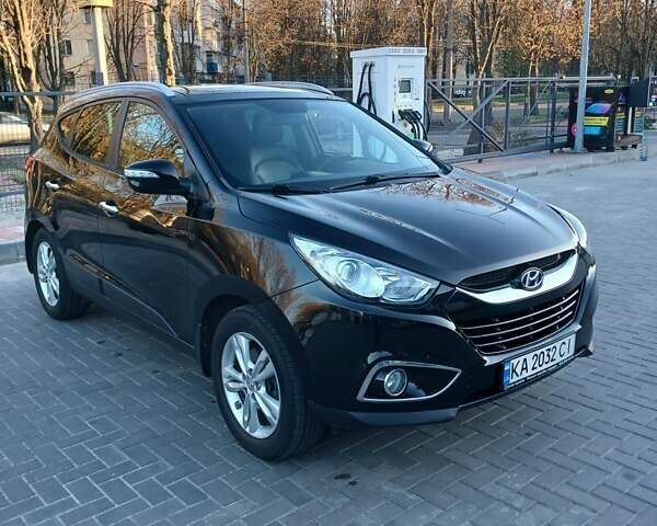 Черный Хендай их35, объемом двигателя 2 л и пробегом 122 тыс. км за 12999 $, фото 4 на Automoto.ua