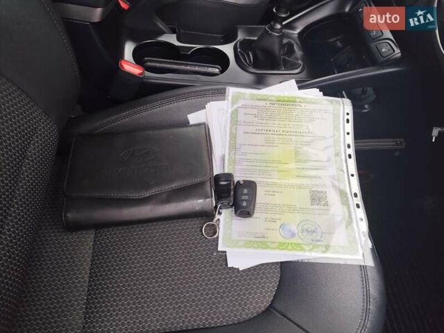 Хендай их35 2013 в Житомире на Automoto.ua Черный Хендай их35, объемом двигателя 1.7 л и пробегом 158 тыс. км за 11900 $, фото 74 на Automoto.ua