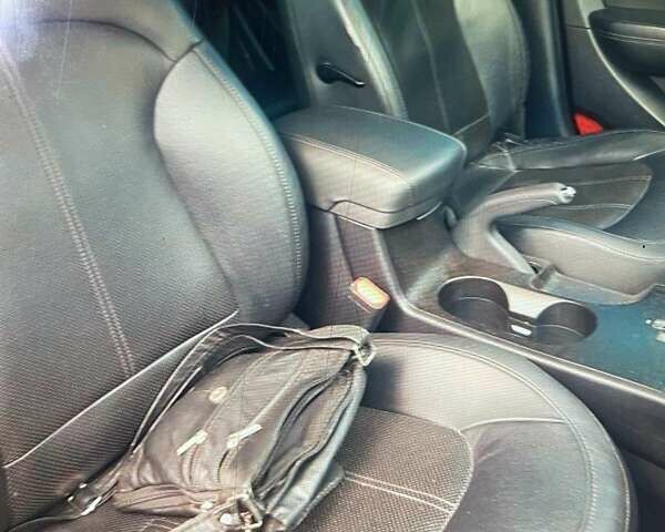 Черный Хендай их35, объемом двигателя 2 л и пробегом 185 тыс. км за 14399 $, фото 1 на Automoto.ua