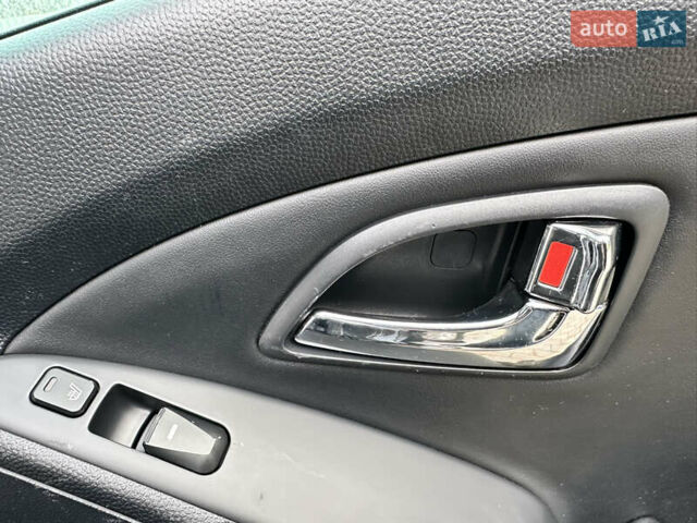 Чорний Хендай іх35, об'ємом двигуна 2 л та пробігом 148 тис. км за 14599 $, фото 49 на Automoto.ua