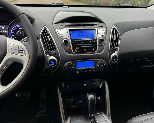 Чорний Хендай іх35, об'ємом двигуна 2 л та пробігом 177 тис. км за 14650 $, фото 39 на Automoto.ua