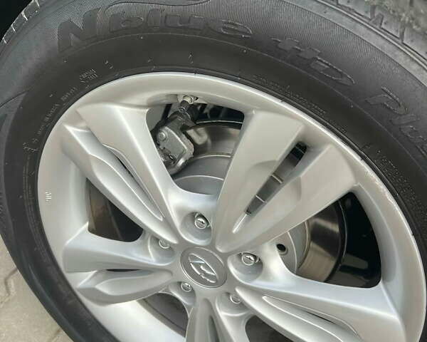 Черный Хендай их35, объемом двигателя 2 л и пробегом 202 тыс. км за 15700 $, фото 11 на Automoto.ua