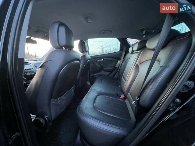 Черный Хендай их35, объемом двигателя 2 л и пробегом 213 тыс. км за 16500 $, фото 19 на Automoto.ua