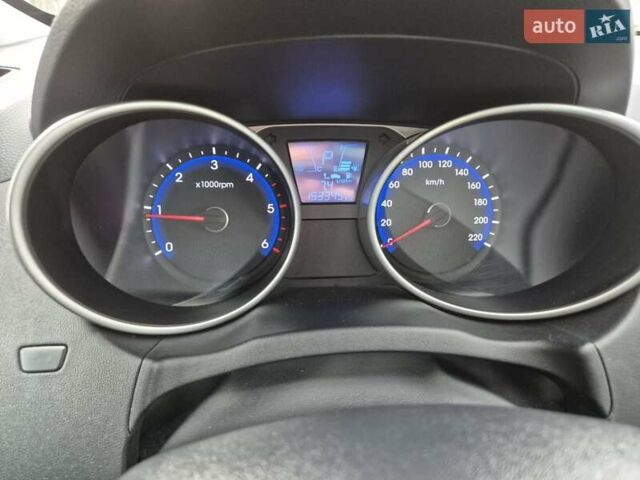 Хендай их35 2013 в Киеве на Automoto.ua Черный Хендай их35, объемом двигателя 2 л и пробегом 153 тыс. км за 13500 $, фото 15 на Automoto.ua