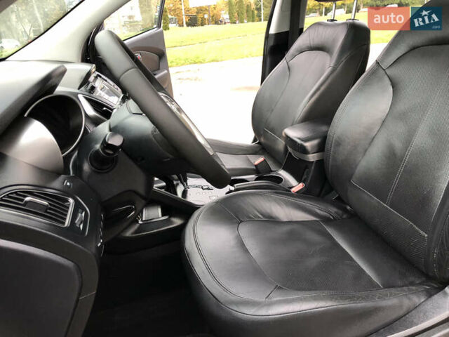 Черный Хендай их35, объемом двигателя 2 л и пробегом 178 тыс. км за 13999 $, фото 29 на Automoto.ua