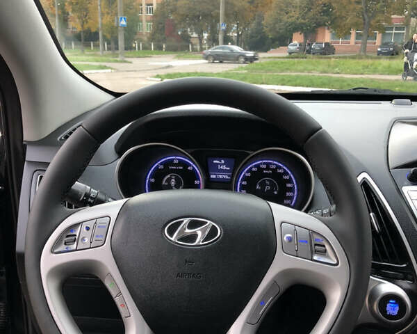 Черный Хендай их35, объемом двигателя 2 л и пробегом 178 тыс. км за 13999 $, фото 38 на Automoto.ua