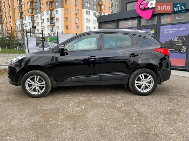 Черный Хендай их35, объемом двигателя 1.69 л и пробегом 194 тыс. км за 12500 $, фото 7 на Automoto.ua