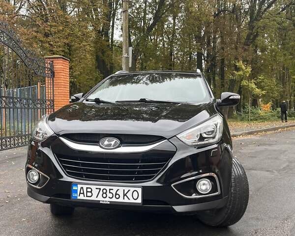 Черный Хендай их35, объемом двигателя 1.7 л и пробегом 193 тыс. км за 12700 $, фото 21 на Automoto.ua