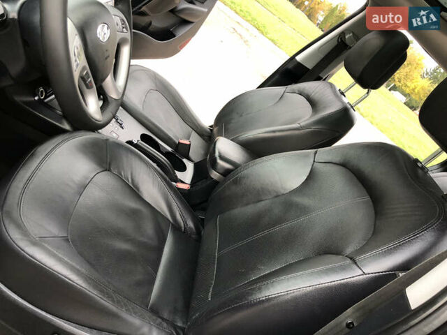 Черный Хендай их35, объемом двигателя 2 л и пробегом 178 тыс. км за 13999 $, фото 28 на Automoto.ua