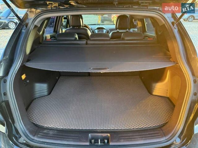 Черный Хендай их35, объемом двигателя 2 л и пробегом 178 тыс. км за 12699 $, фото 14 на Automoto.ua