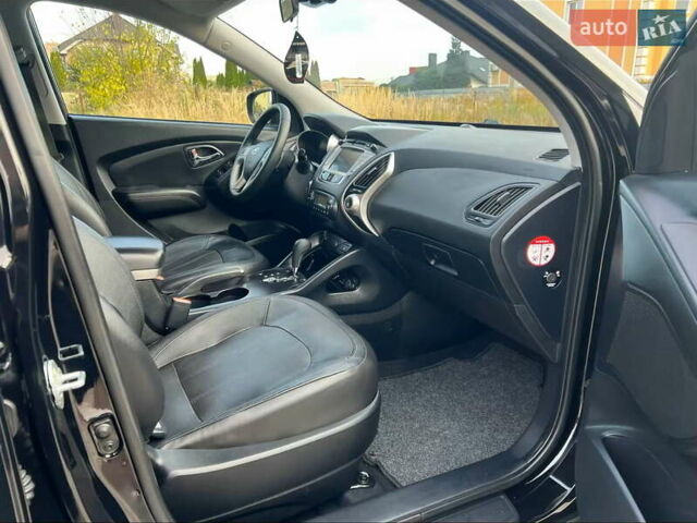 Черный Хендай их35, объемом двигателя 2 л и пробегом 202 тыс. км за 15700 $, фото 21 на Automoto.ua