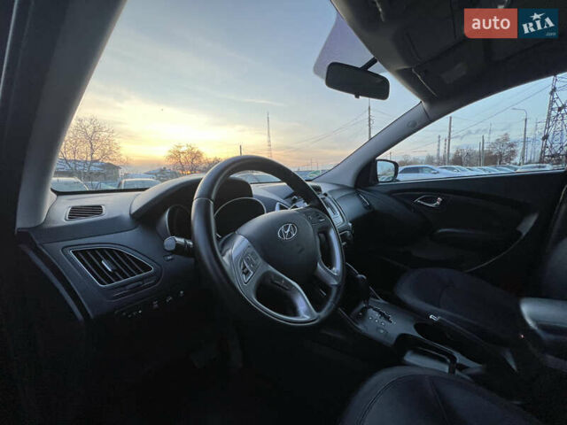 Черный Хендай их35, объемом двигателя 2 л и пробегом 213 тыс. км за 16500 $, фото 30 на Automoto.ua