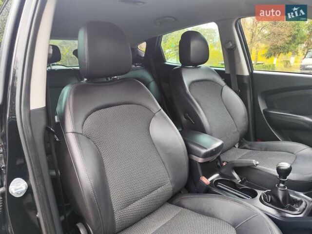 Хендай их35 2013 в Житомире на Automoto.ua Черный Хендай их35, объемом двигателя 1.7 л и пробегом 158 тыс. км за 11900 $, фото 51 на Automoto.ua