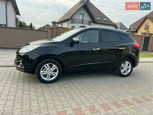 Черный Хендай их35, объемом двигателя 2 л и пробегом 202 тыс. км за 15700 $, фото 13 на Automoto.ua