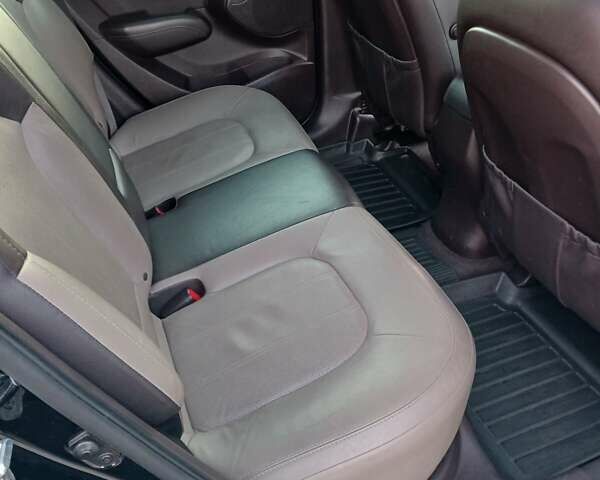 Черный Хендай их35, объемом двигателя 2 л и пробегом 122 тыс. км за 12999 $, фото 9 на Automoto.ua