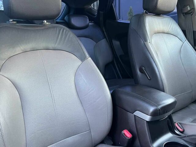 Чорний Хендай іх35, об'ємом двигуна 2 л та пробігом 178 тис. км за 13700 $, фото 20 на Automoto.ua