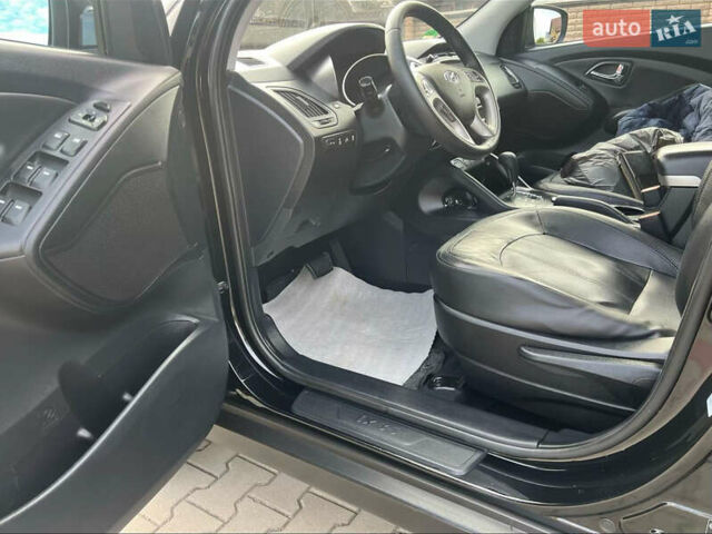 Черный Хендай их35, объемом двигателя 2 л и пробегом 202 тыс. км за 15700 $, фото 27 на Automoto.ua