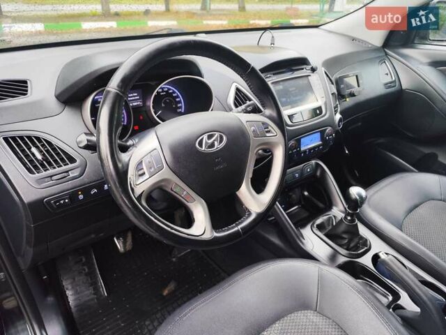 Хендай их35 2013 в Житомире на Automoto.ua Черный Хендай их35, объемом двигателя 1.7 л и пробегом 158 тыс. км за 11900 $, фото 25 на Automoto.ua