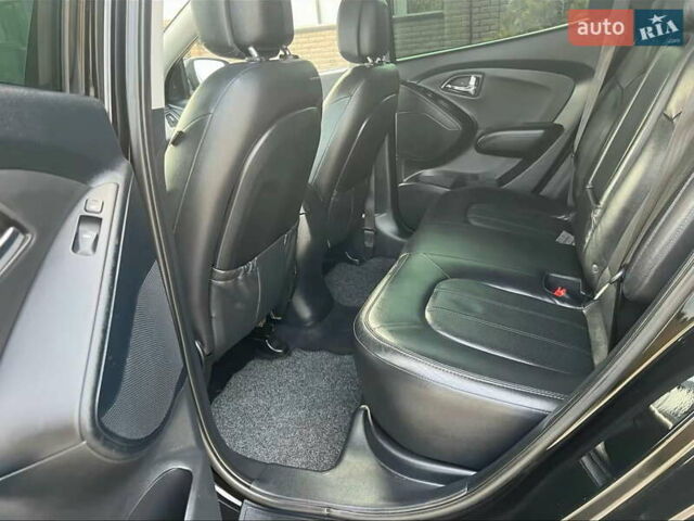Черный Хендай их35, объемом двигателя 2 л и пробегом 202 тыс. км за 15700 $, фото 19 на Automoto.ua