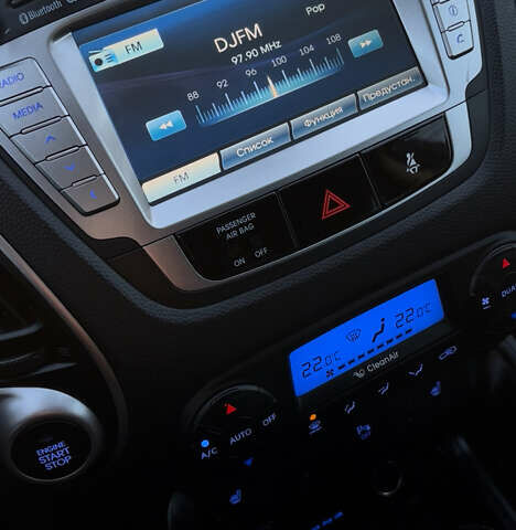 Черный Хендай их35, объемом двигателя 2 л и пробегом 213 тыс. км за 16500 $, фото 28 на Automoto.ua