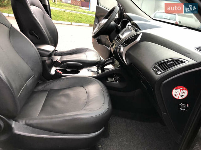 Черный Хендай их35, объемом двигателя 2 л и пробегом 178 тыс. км за 13999 $, фото 32 на Automoto.ua