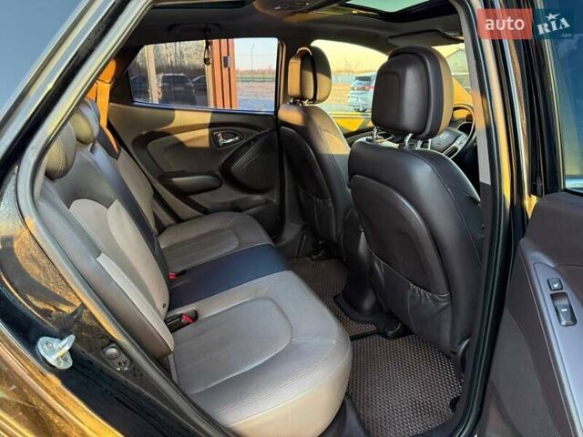 Черный Хендай их35, объемом двигателя 2 л и пробегом 178 тыс. км за 12699 $, фото 16 на Automoto.ua