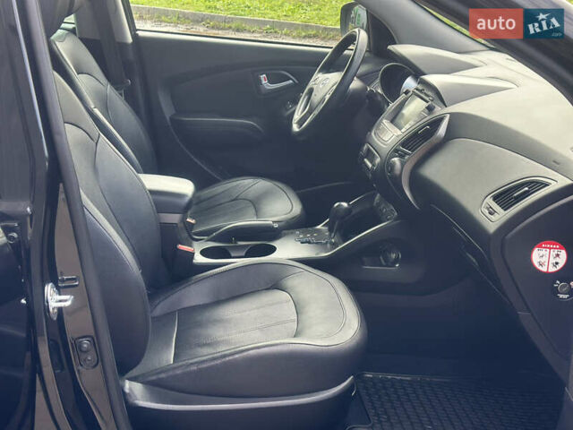 Черный Хендай их35, объемом двигателя 2 л и пробегом 208 тыс. км за 15350 $, фото 43 на Automoto.ua