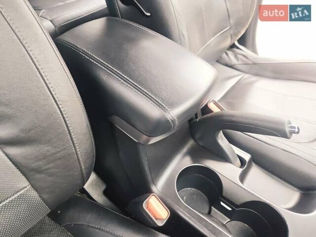 Чорний Хендай іх35, об'ємом двигуна 2 л та пробігом 203 тис. км за 13850 $, фото 26 на Automoto.ua