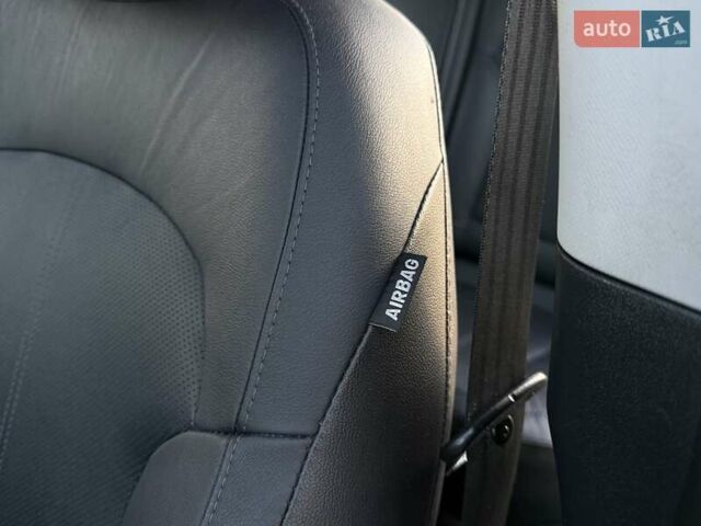 Черный Хендай их35, объемом двигателя 2 л и пробегом 182 тыс. км за 14650 $, фото 68 на Automoto.ua