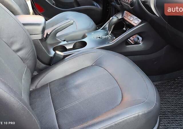 Чорний Хендай іх35, об'ємом двигуна 2 л та пробігом 203 тис. км за 13750 $, фото 26 на Automoto.ua