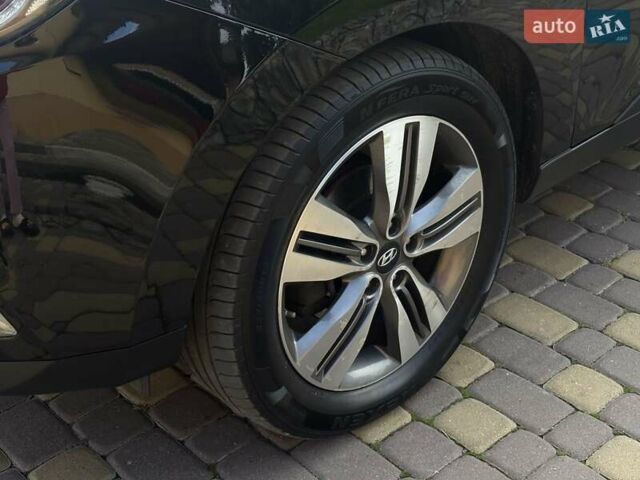 Черный Хендай их35, объемом двигателя 2 л и пробегом 227 тыс. км за 14200 $, фото 31 на Automoto.ua