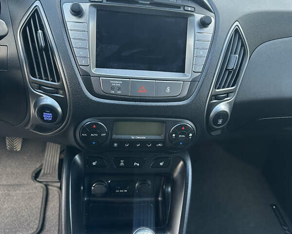 Чорний Хендай іх35, об'ємом двигуна 2 л та пробігом 230 тис. км за 13400 $, фото 55 на Automoto.ua