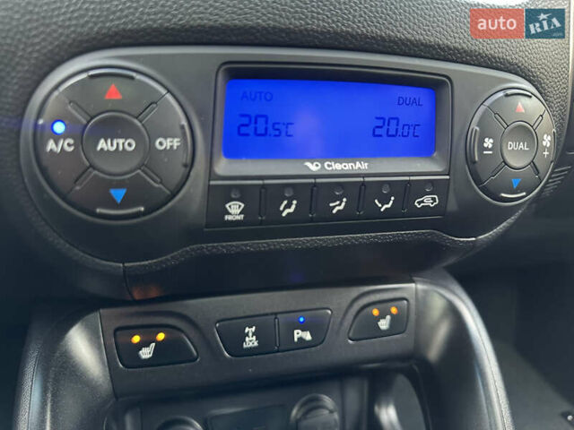 Чорний Хендай іх35, об'ємом двигуна 2 л та пробігом 230 тис. км за 13400 $, фото 81 на Automoto.ua