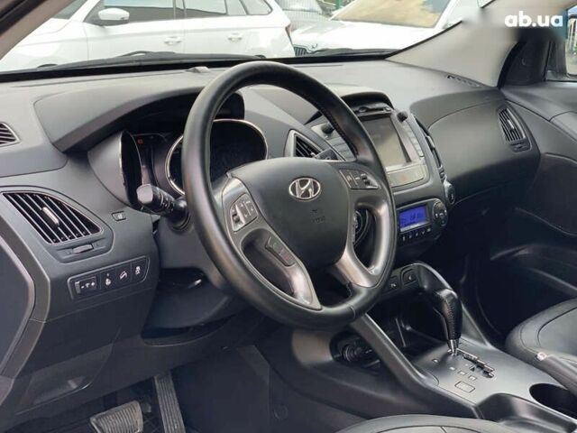 Черный Хендай их35, объемом двигателя 2 л и пробегом 214 тыс. км за 14999 $, фото 25 на Automoto.ua