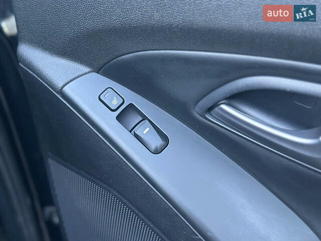 Черный Хендай их35, объемом двигателя 2 л и пробегом 237 тыс. км за 15150 $, фото 17 на Automoto.ua