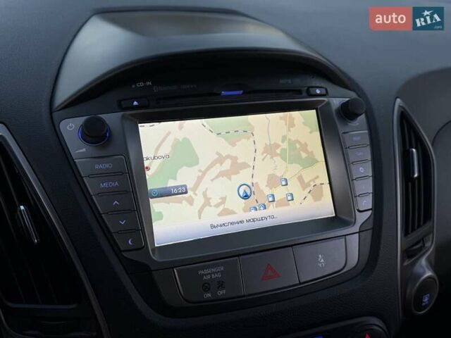 Черный Хендай их35, объемом двигателя 2 л и пробегом 182 тыс. км за 14650 $, фото 80 на Automoto.ua