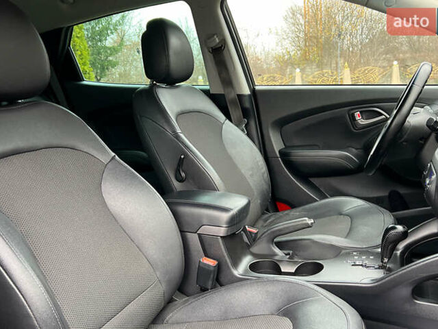 Чорний Хендай іх35, об'ємом двигуна 2 л та пробігом 238 тис. км за 15650 $, фото 17 на Automoto.ua