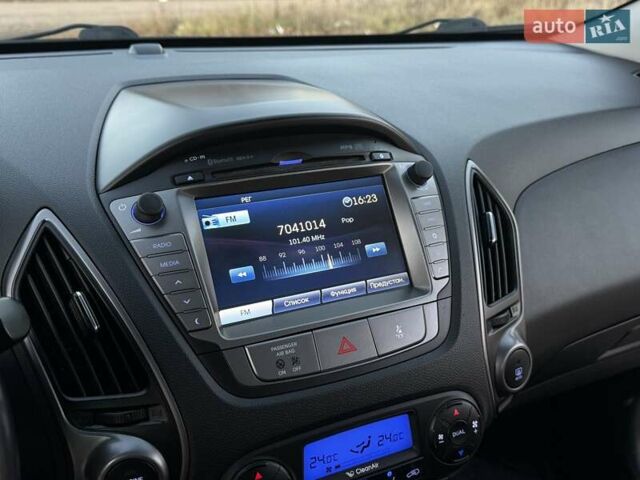 Черный Хендай их35, объемом двигателя 2 л и пробегом 182 тыс. км за 14650 $, фото 79 на Automoto.ua