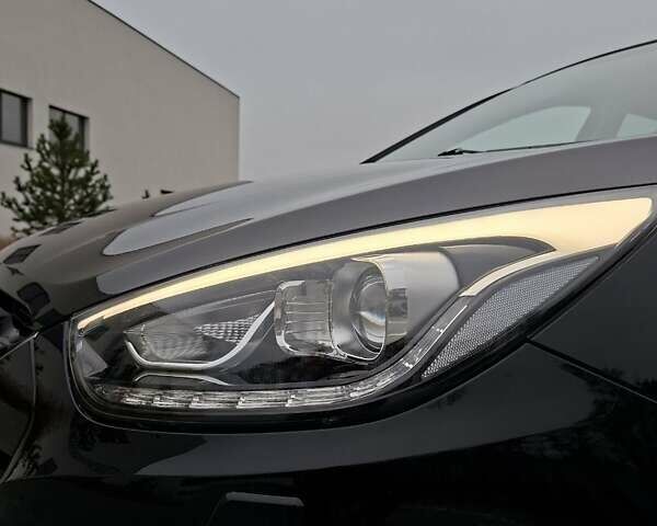 Черный Хендай их35, объемом двигателя 2 л и пробегом 237 тыс. км за 15600 $, фото 2 на Automoto.ua