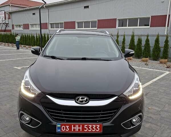 Черный Хендай их35, объемом двигателя 2 л и пробегом 237 тыс. км за 15600 $, фото 1 на Automoto.ua