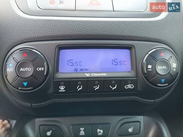 Хендай их35 2014 в Луцке на Automoto.ua Черный Хендай их35, объемом двигателя 2 л и пробегом 208 тыс. км за 15350 $, фото 85 на Automoto.ua