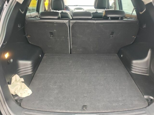 Черный Хендай их35, объемом двигателя 2 л и пробегом 203 тыс. км за 13750 $, фото 6 на Automoto.ua