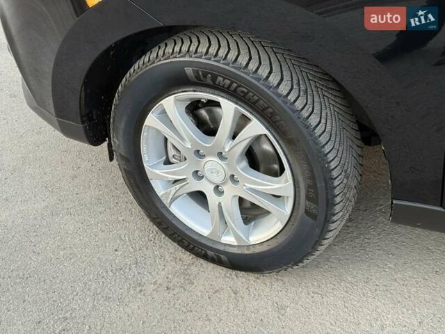 Черный Хендай их35, объемом двигателя 2 л и пробегом 182 тыс. км за 14650 $, фото 21 на Automoto.ua