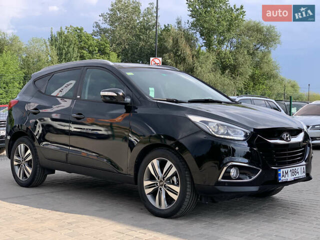 Черный Хендай их35, объемом двигателя 2 л и пробегом 214 тыс. км за 14999 $, фото 4 на Automoto.ua
