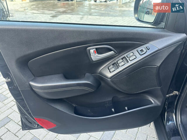 Чорний Хендай іх35, об'ємом двигуна 2 л та пробігом 230 тис. км за 13400 $, фото 37 на Automoto.ua