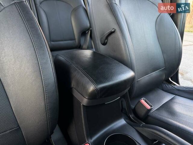 Черный Хендай их35, объемом двигателя 2 л и пробегом 182 тыс. км за 14650 $, фото 43 на Automoto.ua