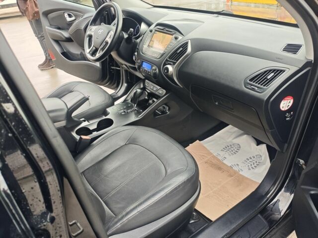 Черный Хендай их35, объемом двигателя 2 л и пробегом 203 тыс. км за 13750 $, фото 4 на Automoto.ua