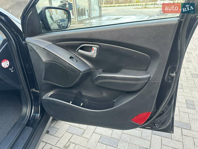 Чорний Хендай іх35, об'ємом двигуна 2 л та пробігом 230 тис. км за 13400 $, фото 62 на Automoto.ua