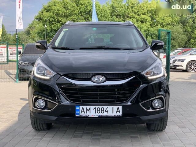 Черный Хендай их35, объемом двигателя 2 л и пробегом 214 тыс. км за 14999 $, фото 3 на Automoto.ua