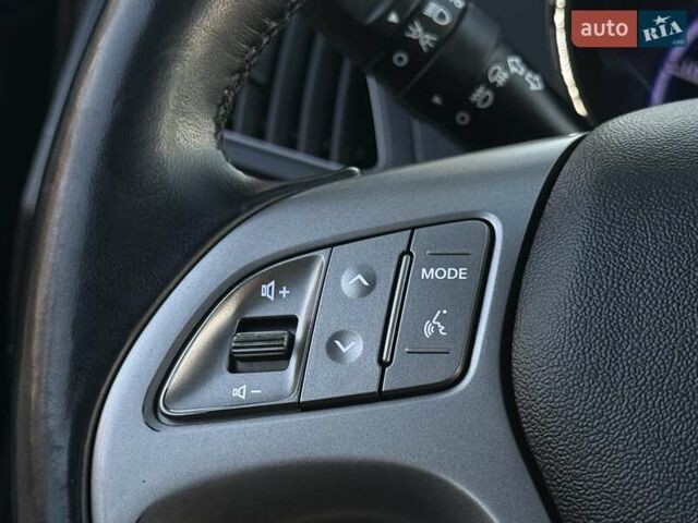 Черный Хендай их35, объемом двигателя 2 л и пробегом 182 тыс. км за 14650 $, фото 73 на Automoto.ua